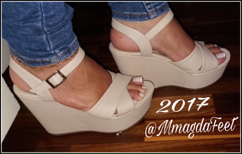 MmagdaFeet's tweet photo. #2017 He Vuelto. #FelizAño mis #FeetLover. Muchas Sorpresas, más de #MMagdaFeet Esperando Todo el Apoyo con sus RT y Comentarios 😘 Besos. https://t.co/gNjgj0rkgr