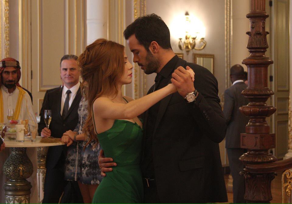 DashakimArt's tweet photo. Çok özledim...
#BugünGünlerdenKiralikAşk #Ömer #Defne #Deföm 
#BarişArduç  #ElçinSangu
#Kiralikaşk https://t.co/rgmuJHCBAI