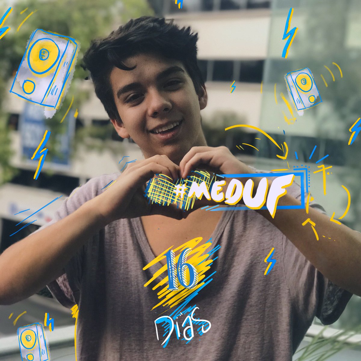 RKARTISTA's tweet photo. Faltan 16 días para #MEDUF ❤🔝
Mi hermanito menor @jancarlobg lo acaba de confirmar... 😬 https://t.co/3G5gXen4fc