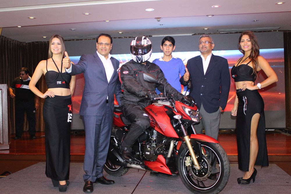 Enterados_pe's tweet photo. Nueva motocicleta #TVSApacheRTR200 ya está en #Perú→https://t.co/7CEPJ5U98F #Motos #Deporte https://t.co/VyMy2l0iXK
