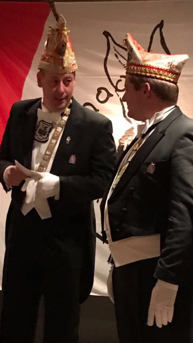 Vandaag onderscheije dur @VorstRob mit 't zilvere haeske! Alwer 5 jaor 'kiepsedrager' van dees moije klup <a href="/depielhaas/">De Pielhaas</a> baest wel gröts♥️💛💚