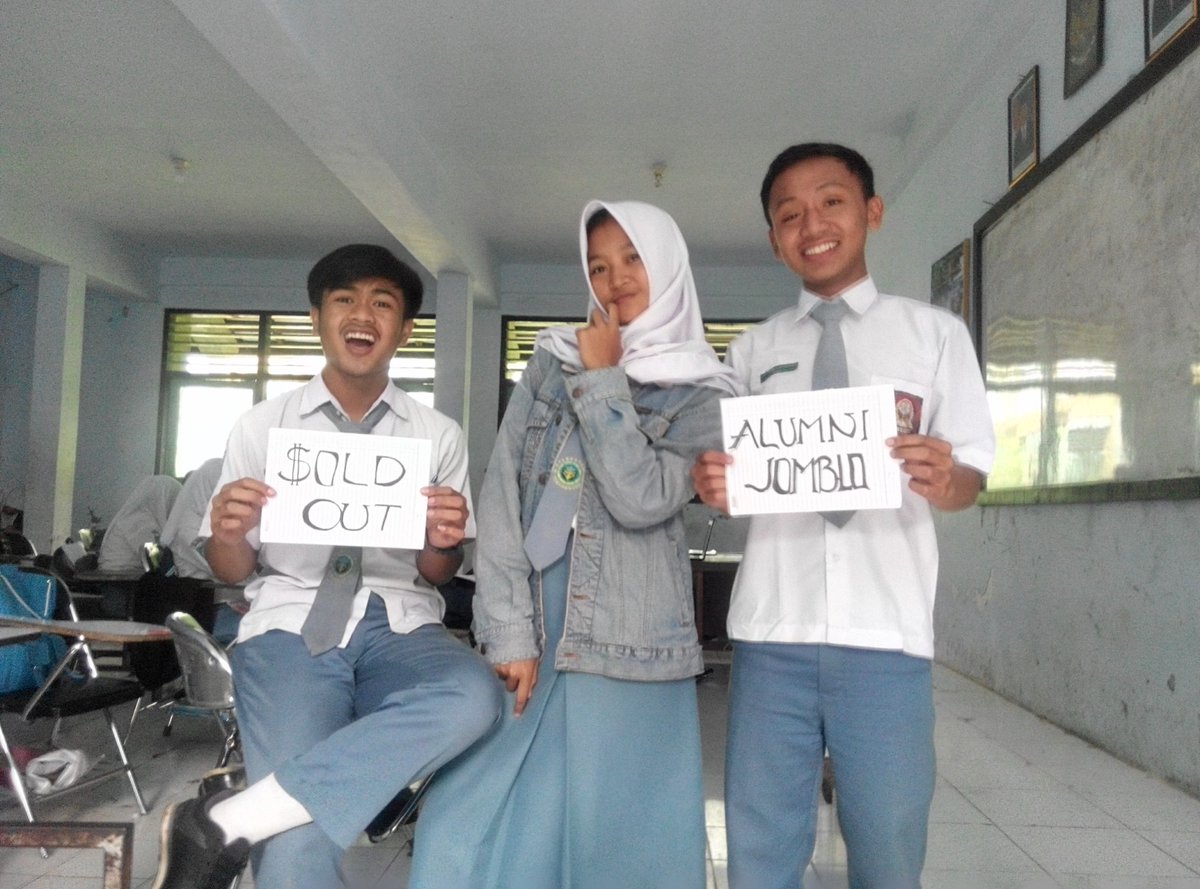 reza31atp's tweet photo. Yaelahh alumni jomblo ? Seriusan ?
Move on belum bisa, gimana cari pacar 😡😡😡 https://t.co/2lpjuUSRo3