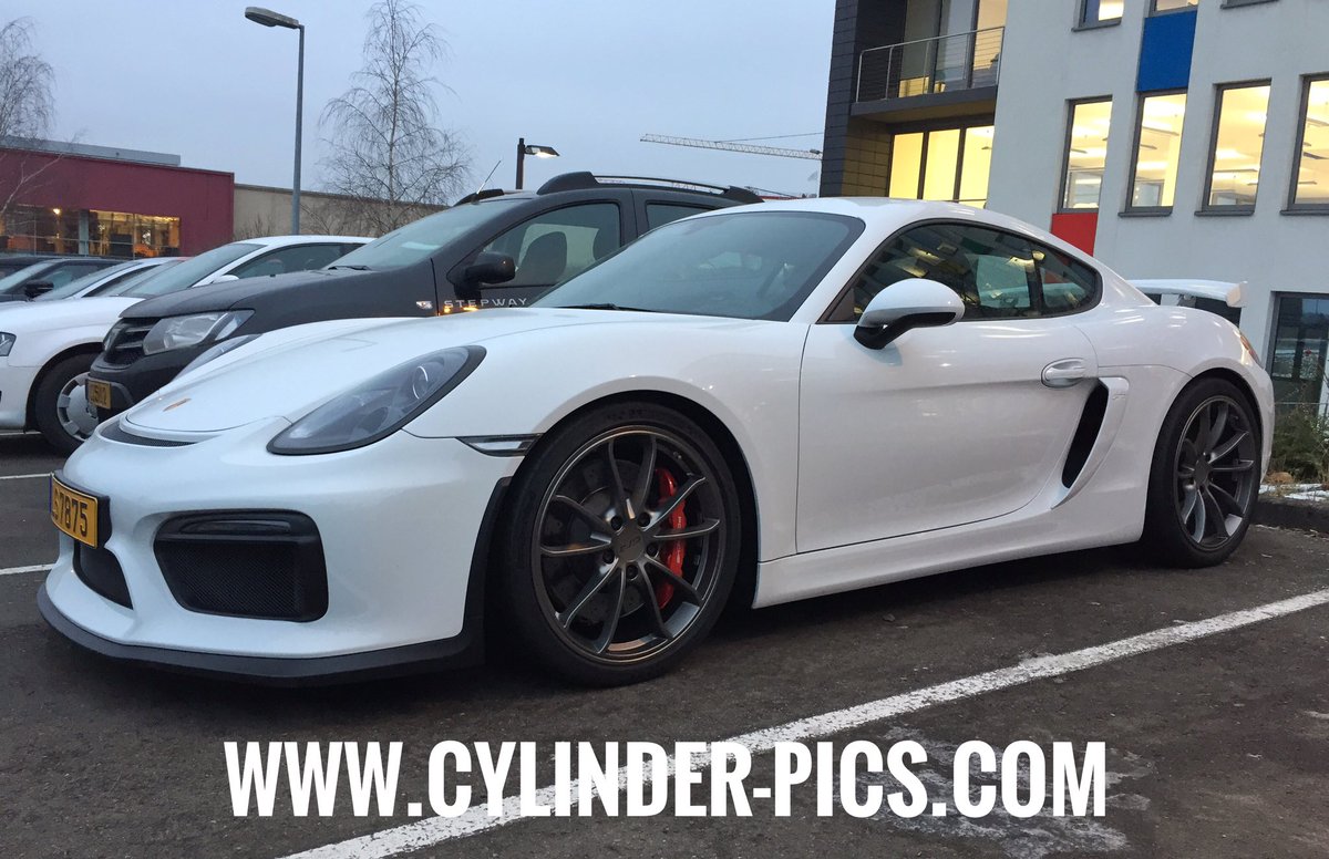 CylinderPics's tweet photo. #goodmorning #spotted in the streets of #Luxembourg #Porsche #cayman #gt4 @Porsche @PorscheRaces @PorscheNewsroom https://t.co/P8hIk6Fvdq