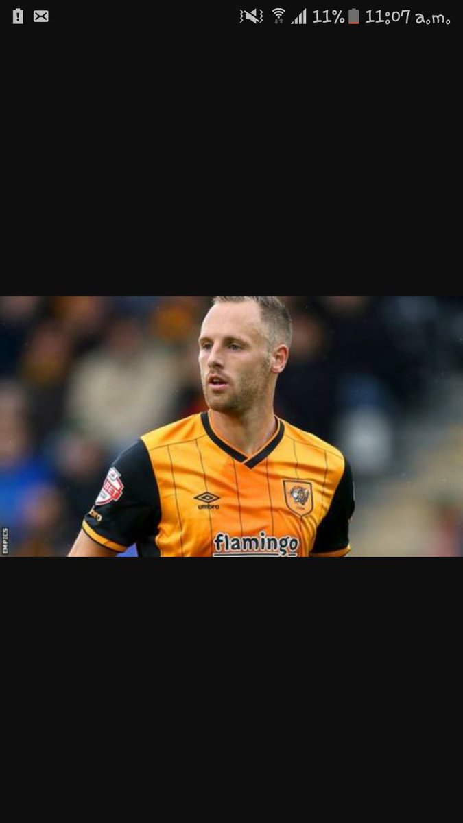 pintoelson24's tweet photo. Does ste play for hull @TheRedmenTV https://t.co/SfbGYZ0OWf
