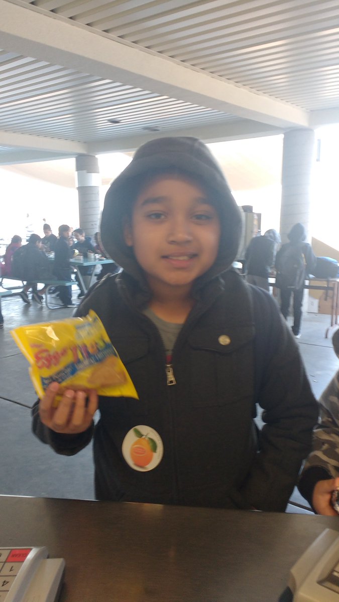 WaveCrestCafe's tweet photo. Lots of happy faces at @EmpresaKnights today for #CaliforniaThursdays. Local CA grown/produced foods Thursdays & everyday @ #WaveCrestCafe https://t.co/p9FZ7vxMew