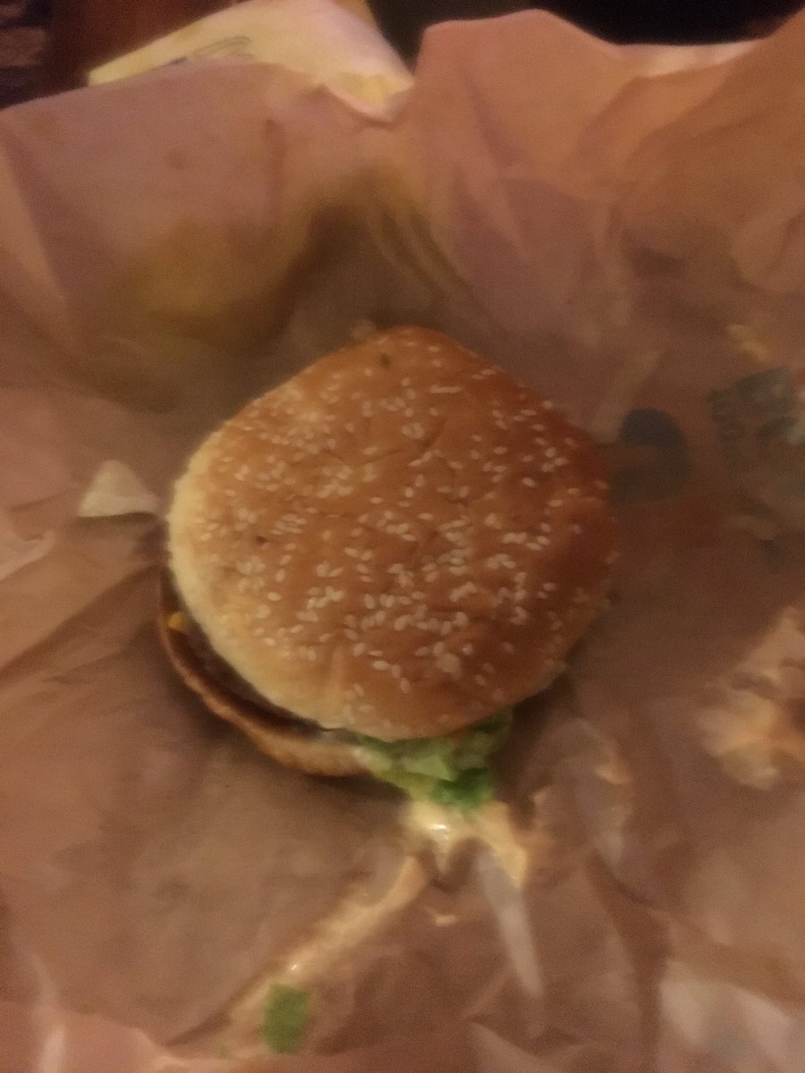LetThere_BLight's tweet photo. @McDonalds please tell me wtf is this...doesn't look like the commercial come on now do better be better https://t.co/u0hT99I7U5