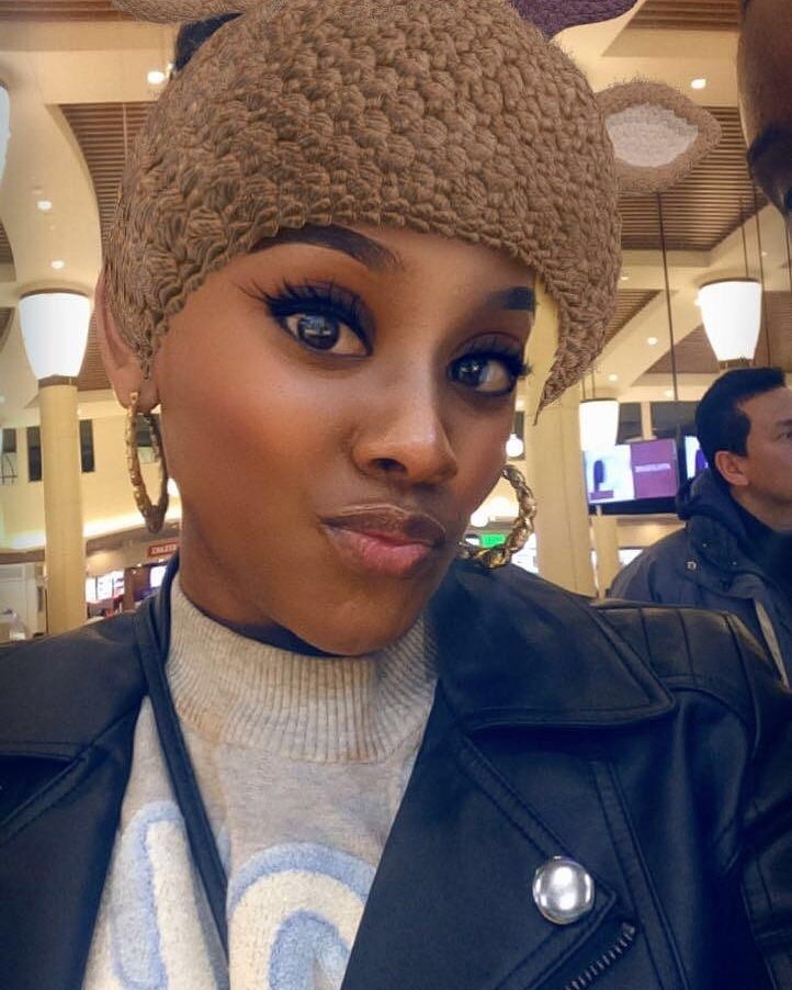 Peeachesx's tweet photo. Cute shit 😂😻💕 https://t.co/7KzanjpYSQ