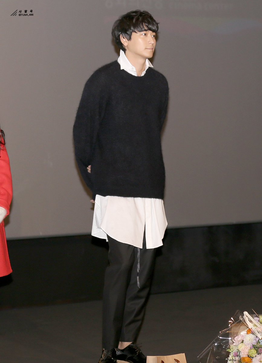 161126 가려진시간 부산무대인사 #강동원
행복한 명절 보내시고 새해 복 많이 받으세요! 💕