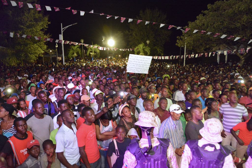 moisejovenel's tweet photo. Mwen mande tout moun Plato Santral pou vote Rony Celestin pou senatè depatman an. — Nou bezwen lidè tankou Rony pou asire devlopman peyi a. https://t.co/Kd4fTKbn4D