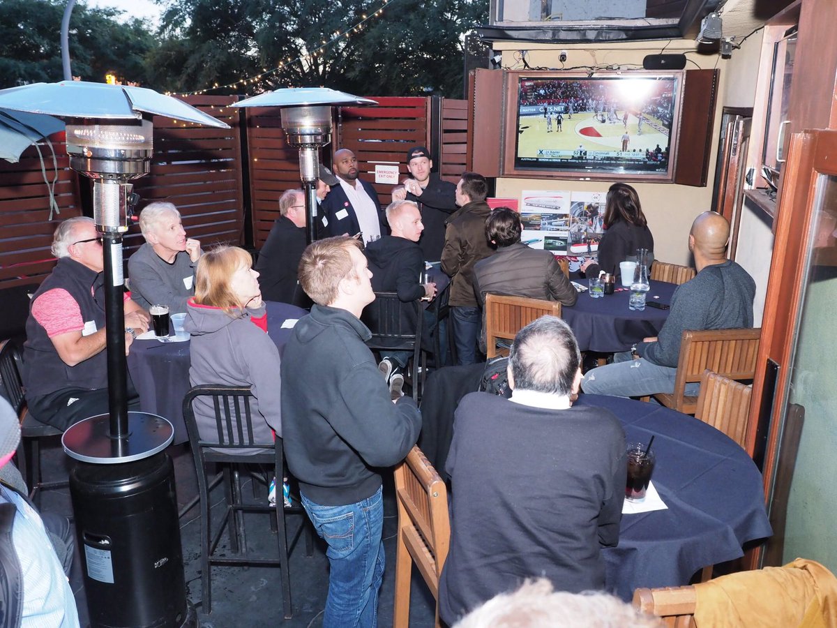 UofCincymag's tweet image. We're in Culver City for @uofcincyalumni LA network event for a crosstown shootout watch party and #hyperloopUC meet &amp;amp; greet. @uofcincy