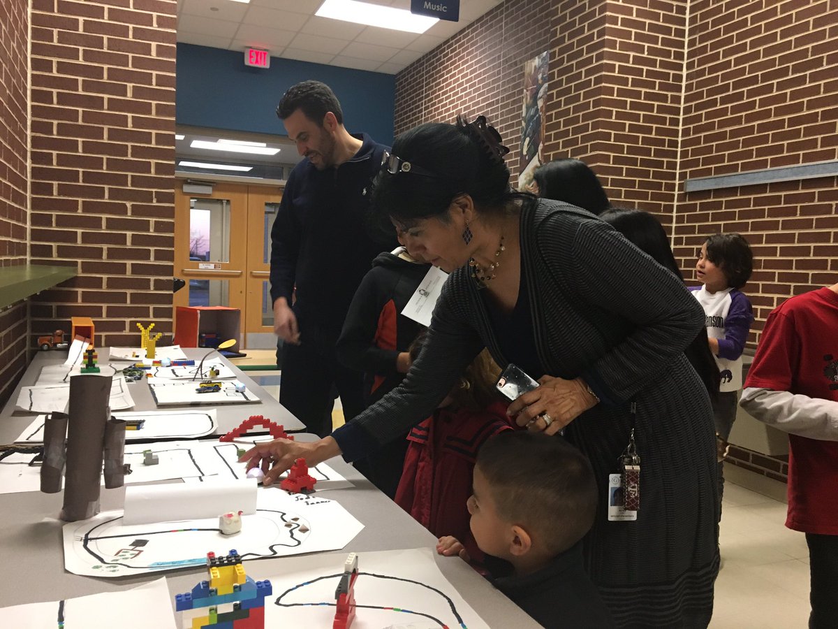 Amy_HeilGISD's tweet photo. We had fun showing families what we have learned in Robotics Club this year! #teamgisd #mitchellmavs https://t.co/bo4dSuFz74