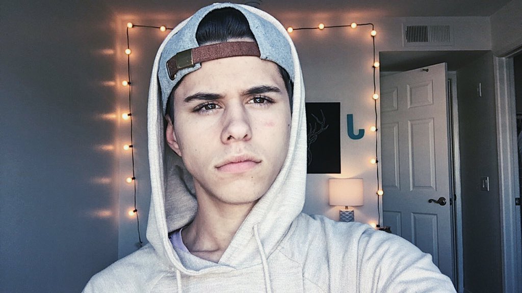 JacksonKrecioch's tweet photo. ♡ https://t.co/SwcFGJXl7M