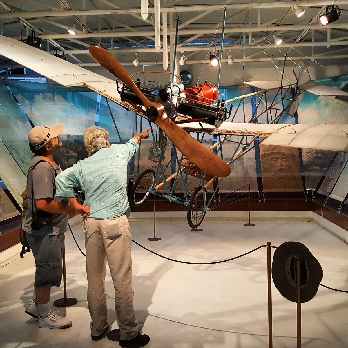 SP_MegaCity's tweet photo. #SantosDumont. #History
#Demoiselle #Aircraft #Aviator
#Aviation ##AviationLovers
#SãoPauloCity #SãoPaulo #Brazil

https://t.co/u0JesZMrbi https://t.co/Viz9p2J6jU