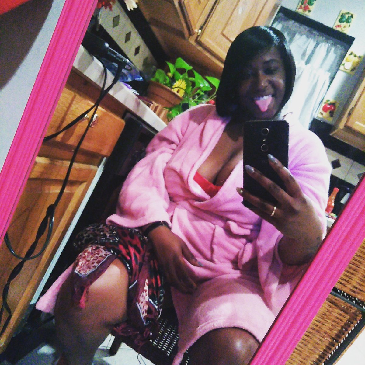 love_Me_Que's tweet photo. Well I'm beat😕😞 nite nite yall https://t.co/TykyZ5WhFT