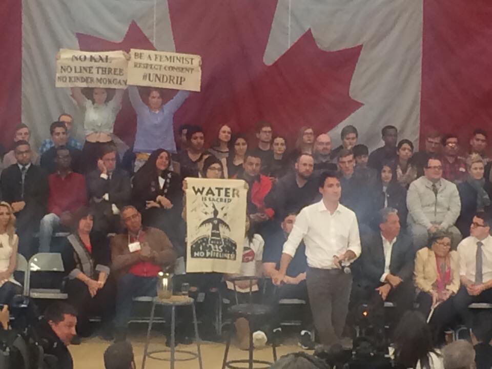 IsaacMurdoch1's tweet photo. Trudeau got the message loud and clear that the indigenous resistance is real. ❤ #Resistance150 https://t.co/Xo9vwcbO6H