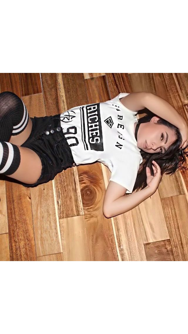 Lifestyle photos with model <a href="/iamdebs_/">debs</a> in her Foreign 90's Tee . 🌹💋
Available at:
FOREIGNRICHES.com 
#hypebeast #highsnobiety #hypebae