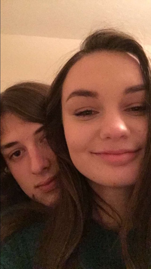stssluts's tweet photo. Liam and Anthony with their gfs😍😍 #stscouples #otp #howtotreatyourwoman #lanthony #lelen #goals https://t.co/RYHn5SXHOC