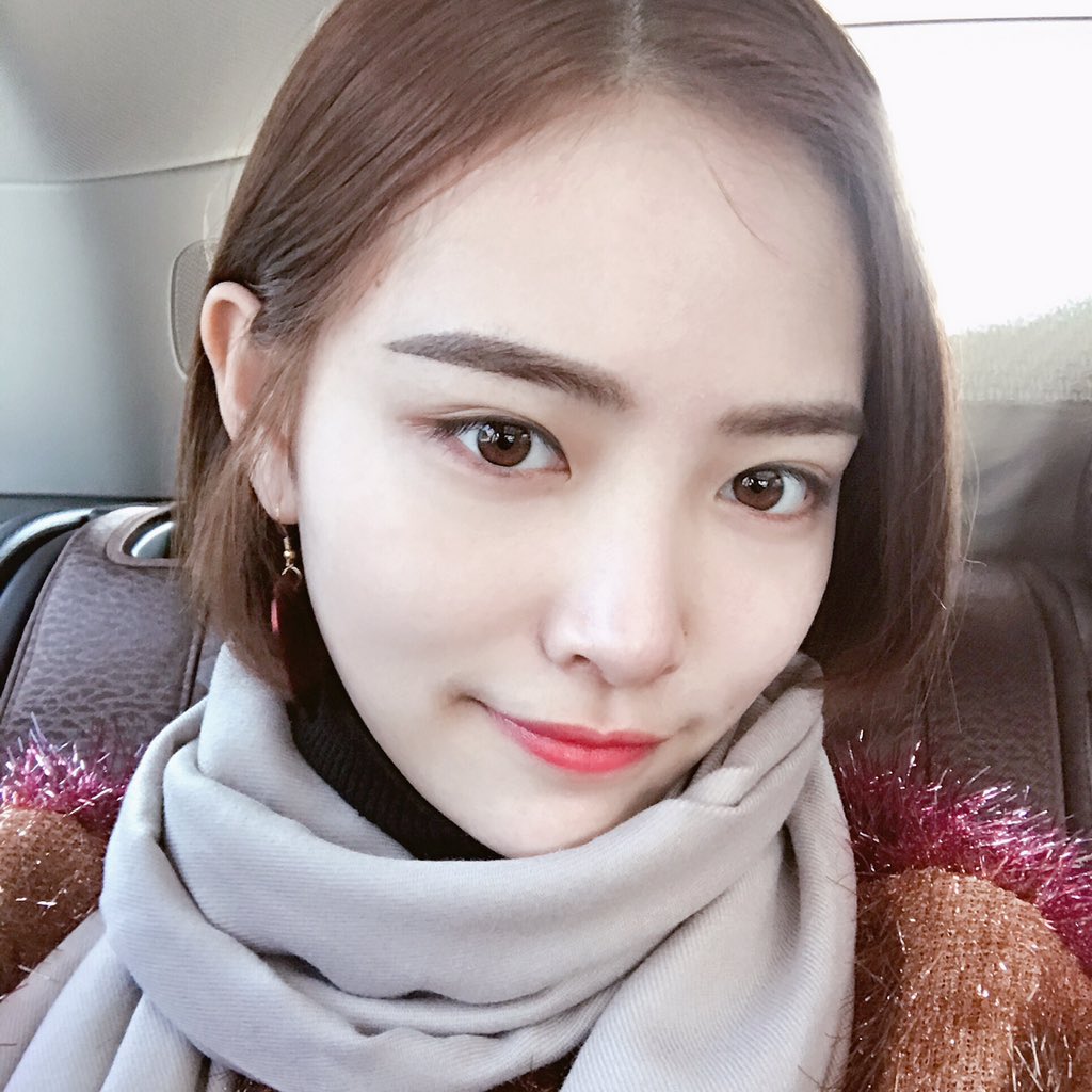 hellokiki77's tweet photo. 除夕耶耶耶✌️
#SNH48 
#쉬쟈치 
#kiki 

新的一年
学会打tag了💅🏻 https://t.co/xTEtmHDwUz