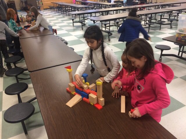 MrWesASP's tweet photo. #EngineeringThursday for our Baker ASP first graders! The joys of bringing young minds together to build structures with blocks! https://t.co/Zci61QRDW0