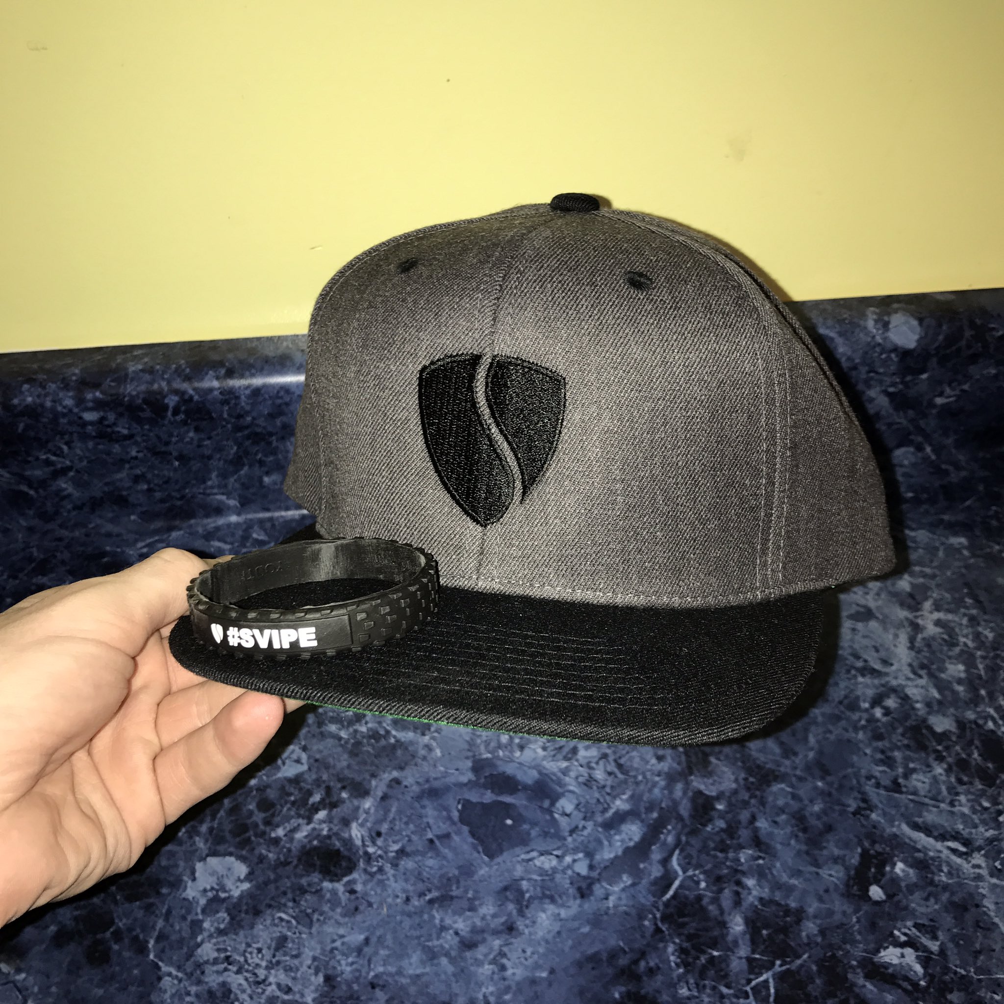 🚫🧢 auf Twitter: „Literally so excited I just got my @salomondrin hat in the mail today!! For sure the highlight of the day!! @Farshad_Tehrani https://t.co/lTcLRynsLr“ / Twitter