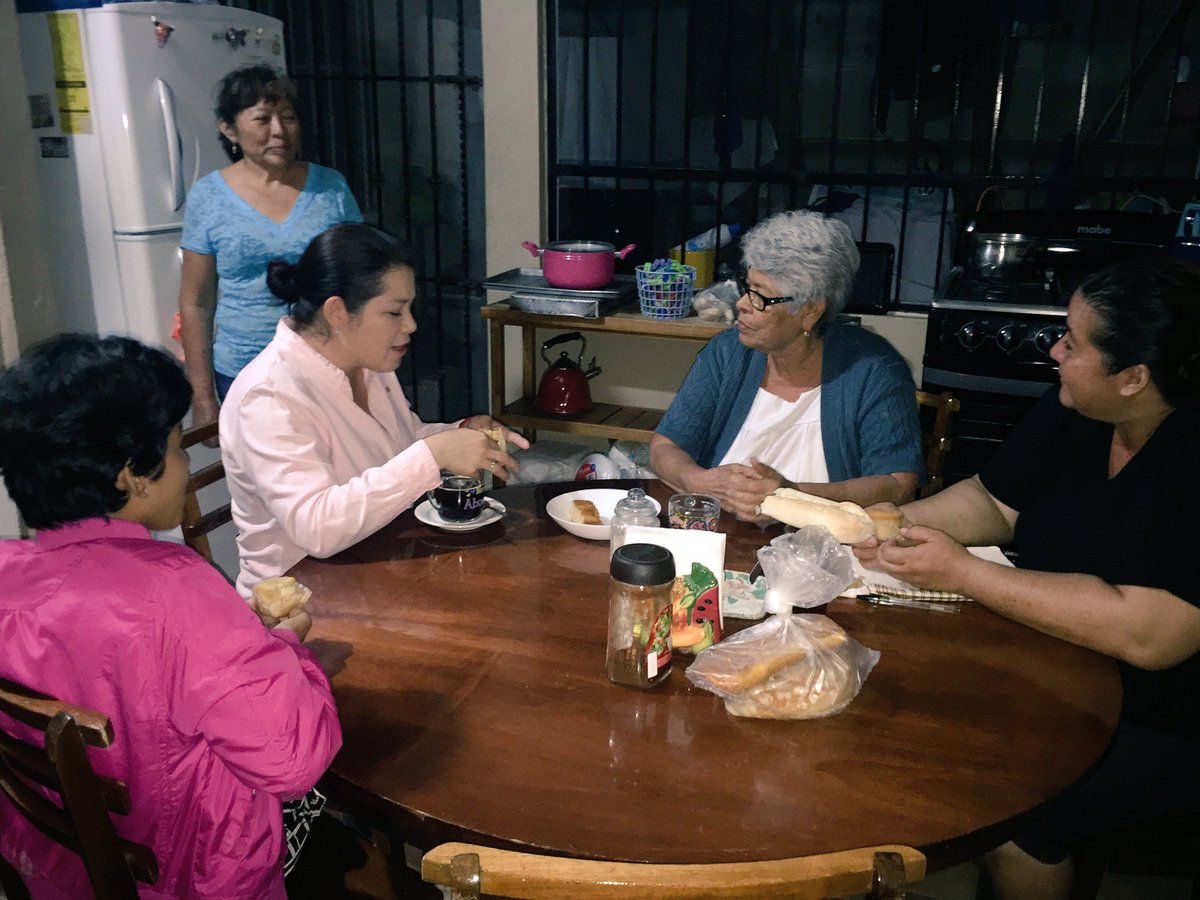 mobale's tweet photo. Cerramos el día con unos deliciosos panqués, café y amena plática, muchas gracias Doña Julieta por recibirnos en su casa. https://t.co/3ormTs18ez