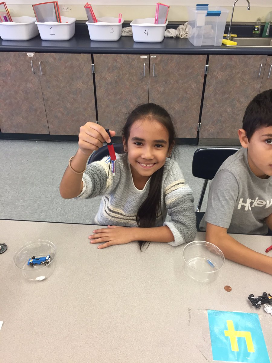 mrshubbardrcsd's tweet photo. 3rd Grade #ScienceLab...Learning about magnetism #WeLoveScience #Exploring #LearnByDoing #TestingPredictions @rcsdblueoaks #rcsdchampions https://t.co/9ZODgTvEBs