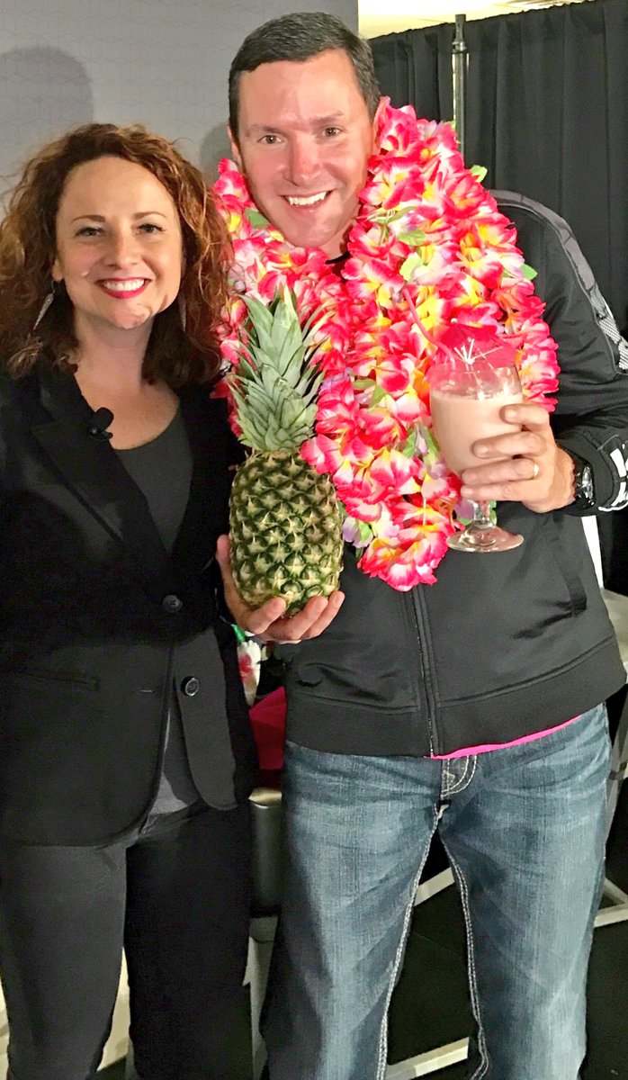 CallieField's tweet photo. Perfect day: wrap up #TVoiceSummit , talk w #CareSquad about 2017, and tell @jgebing that he is going to #TMobilePeak ππ΄ππ https://t.co/qFtrS8SFFU