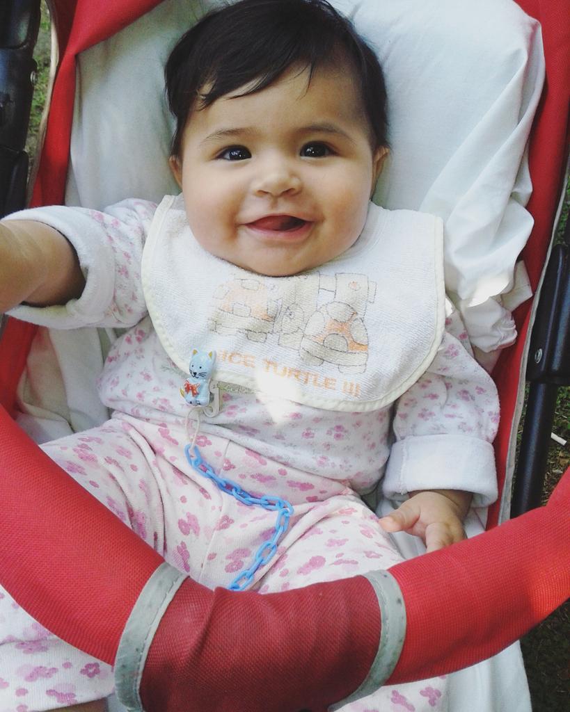 Nanoetc's tweet photo. Ella feliz de la vida 😍📷 #TeQuieroFea https://t.co/NeuC5X9tb4