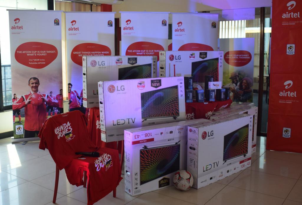 Jude_Mugabi's tweet photo. Unusual Friday. No #TulumbeAfcon flat screens will be given away today 😭 https://t.co/gNVXq6zbzz