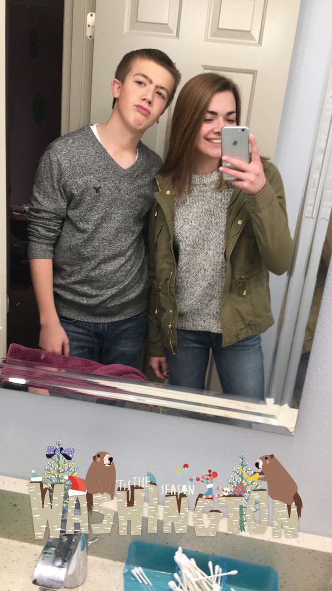lindsaymayo43's tweet photo. happy birthday to my fav (and only) brother🎈🎉 thanks for putting a smile on my face everyday and for just being you. love you❤️❤️ https://t.co/crAKmjWldV