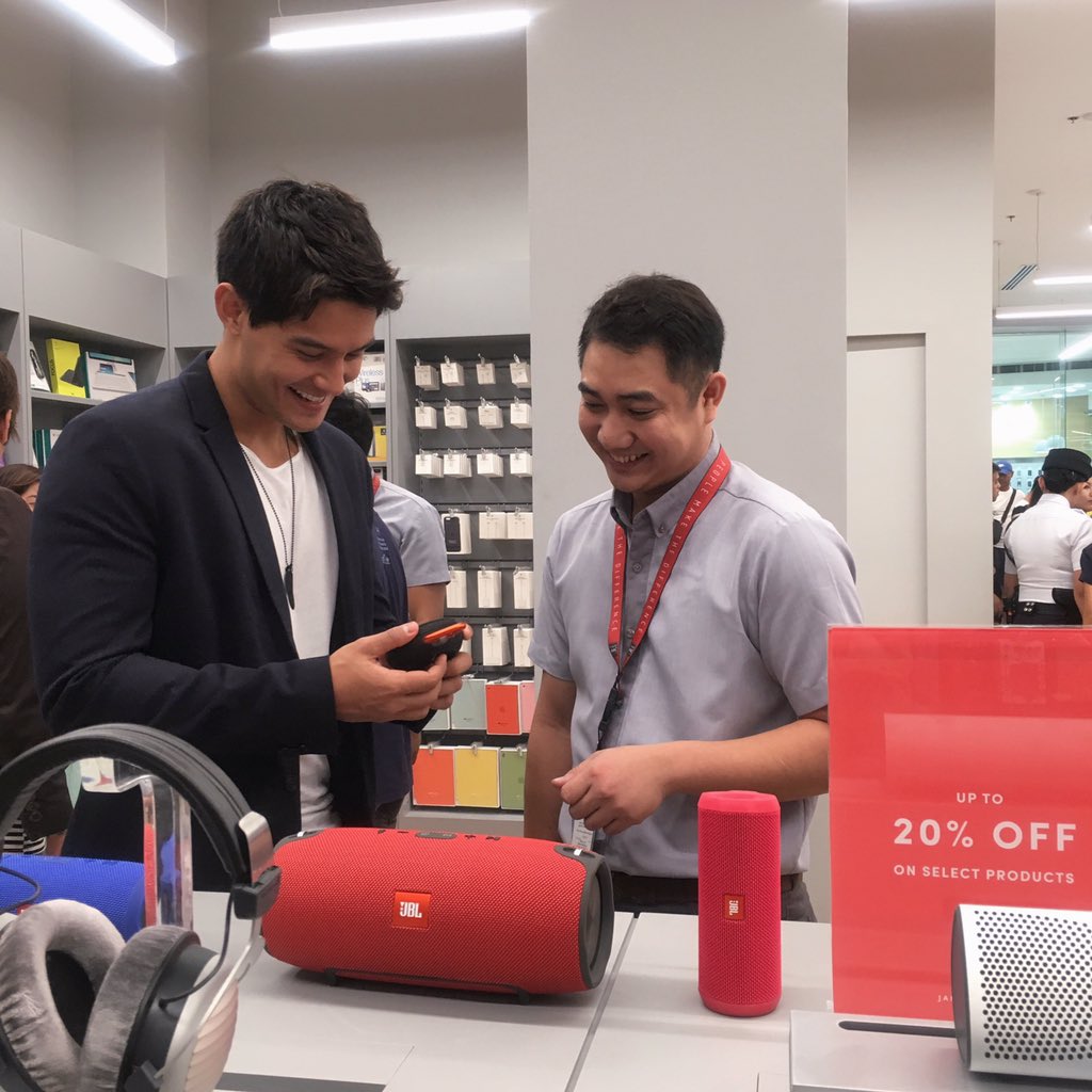 PowerMacCenter's tweet image. Be part of our milestone at @TheMallofAsia today &amp;amp; enjoy up to 20% OFF on select products.
#powermaccenter