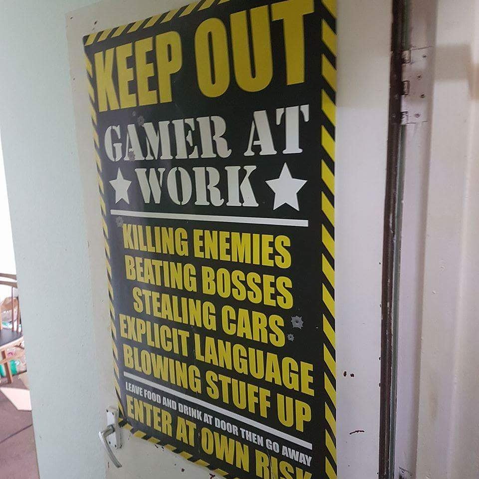 ScalperHero's tweet photo. KEEP OUT Gamer At Work!!!
The post i have on my office door witch is the dinning room i just use it as my office lol #gamer #gameratwork https://t.co/gWl71BkhUx