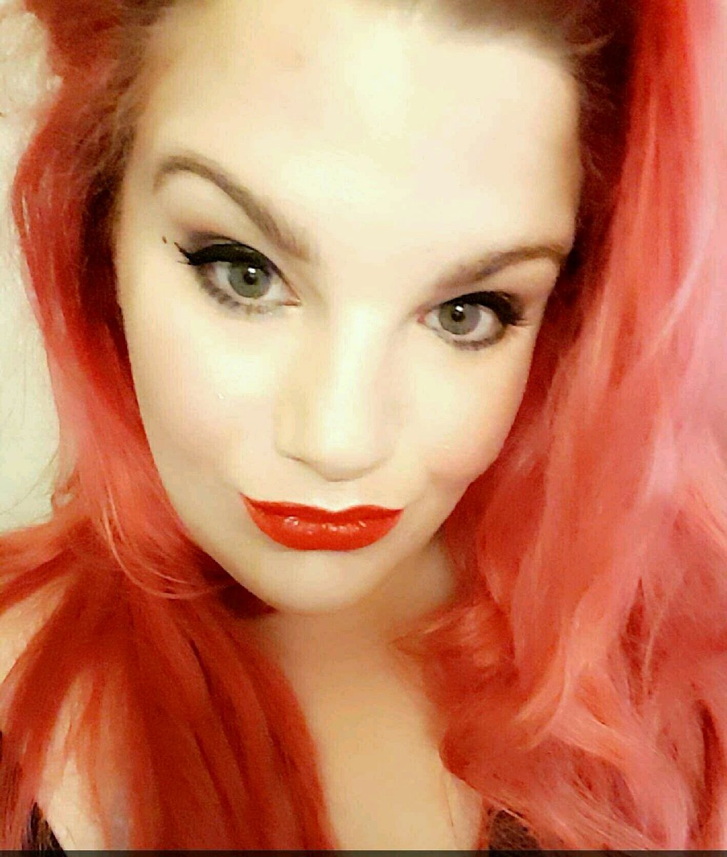 BumblebeeDannie's tweet photo. It was my birthday Wednesday lol https://t.co/pG22BG4pjW
