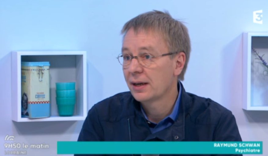 CHRU_de_Nancy's tweet photo. 27.01.17|Le Pr Schwan @Schwan99 explique le #burnout sur le plateau de @F3Lorraine #prevention #Sante https://t.co/hiA8MQUK3N https://t.co/7dcVT73kJx