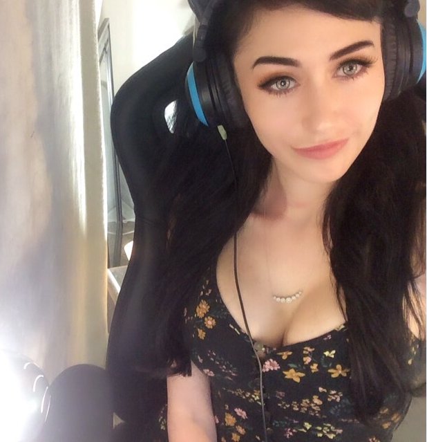 ˏˋ yoni ˎˊ˗ on X: "Taking the poochino for a walk then stream  https://t.co/Zy182bY1SD 15 min https://t.co/yHSo3mufGd" / X