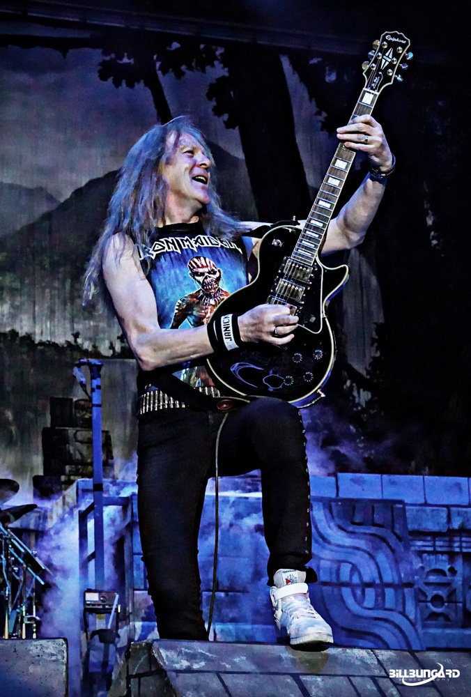 ¿Mucha coincidencia? Quiza
Happy Birthday Mr Janick Gers!!! 