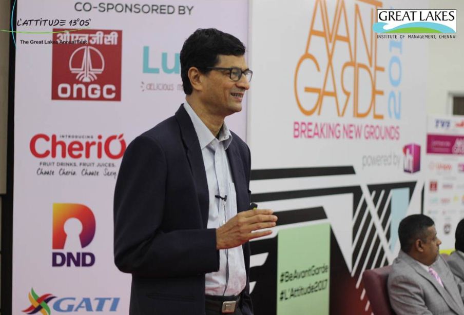 GreatLakes_MBA's tweet photo. Mr. Sriram Krishnan, Global Head Customer Experience, talks on customer driven innovative products @tech_mahindra #Lattitude2017 #GLDiaries https://t.co/iA3e1AXGUY