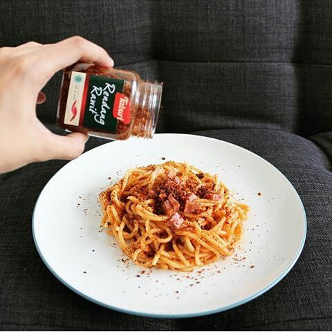 Taburi Rendang Rawit Original dan Spaghetti Napolitan

Rendang Rawit memang jodohnya pasta! Cita rasa pedasnya cabe…