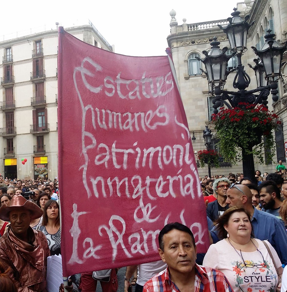 Estatuas Humanas tweet media