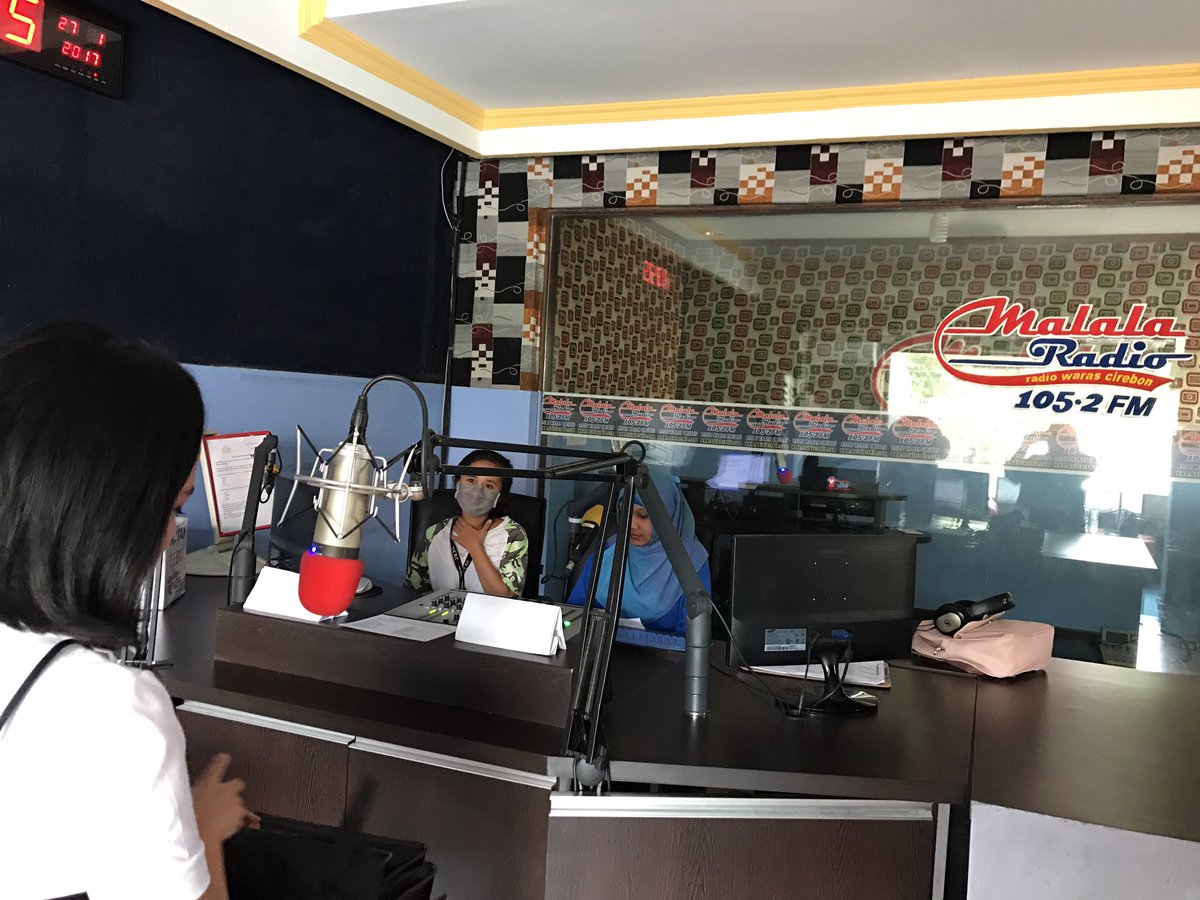 Zidi <a href="/zahradamariva/">Zahra Damariva</a> lagi live di @MalalaRadio cirebon...di relay juga loh di @stararadio ... dengerin yaa #promo #sakithatiku #zahradamariva