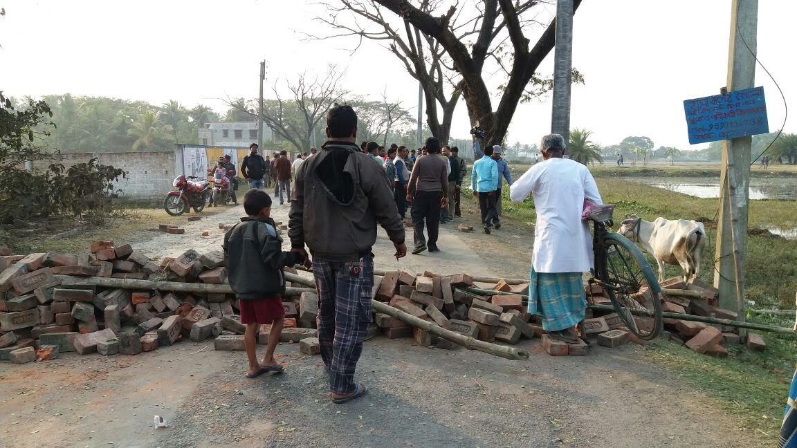 Ei_Samay's tweet photo. ভাঙড়: অবরোধ উঠলেও, আন্দোলন চলবে #Bhangor #ProtestWithdrawn #EiSamay
https://t.co/uIa9Jfq17h https://t.co/a72UbWaPYg