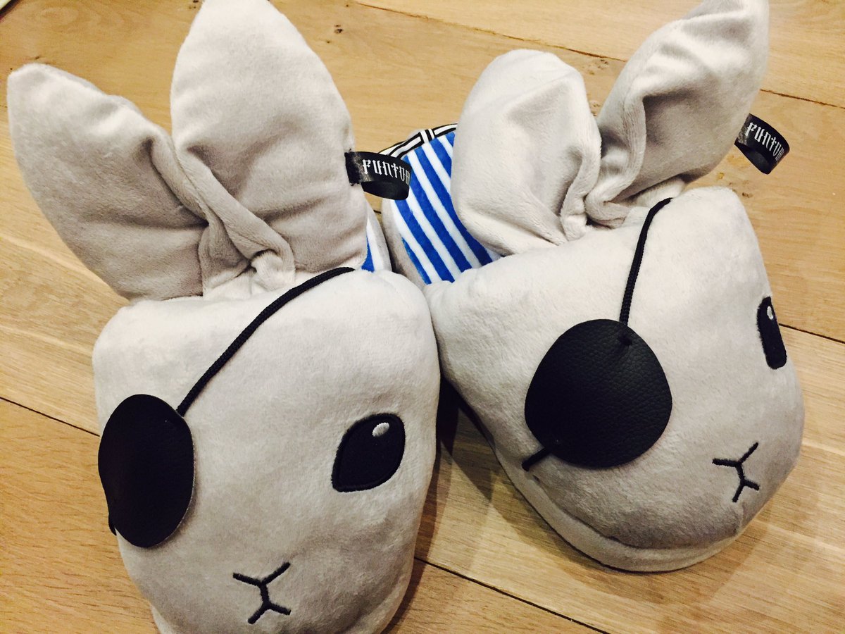 黒執事連載10周年記念プレゼントのビターラビットスリッパが届きました