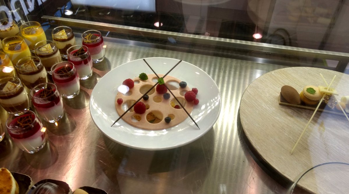 DiamondCollect3's tweet image. Bedankt om onze stand op Sihra te bezoeken - Merci de visiter notre stand de Sirha - Thanks to visit our stand at Sirha #Sirha2017 #lyon