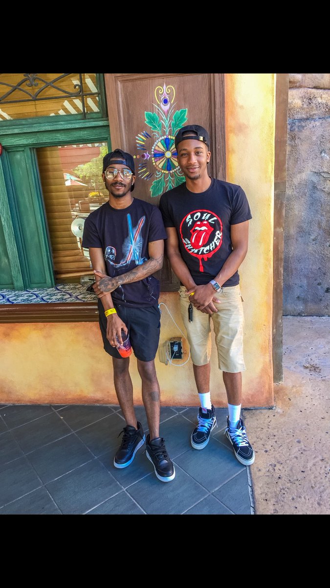 TroyLamar's tweet photo. Been thru shit , But always stuck together #Nowlookatus #NLMB https://t.co/UndxbNZpqp