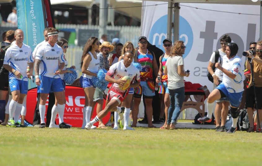 Easy @CapeTown10s Giveaway: Retweet to stand a chance of winning one of two sets of double tickets to @CapeTown10s! Easy Peasy :)