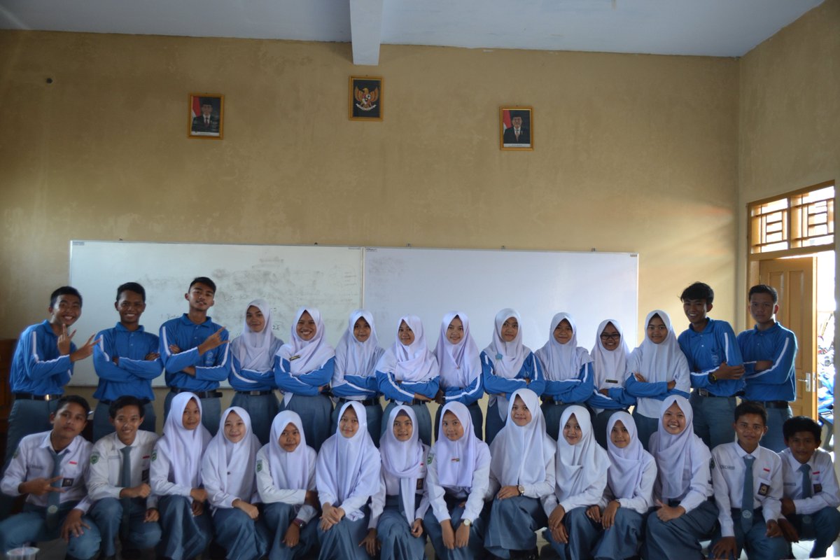fhina451's tweet photo. Masih mengingat 1 tahun yang lalu, dimana terharunya ketika menjadi pengurus OSIS periode 2016/2017. https://t.co/aeztwSSWIp