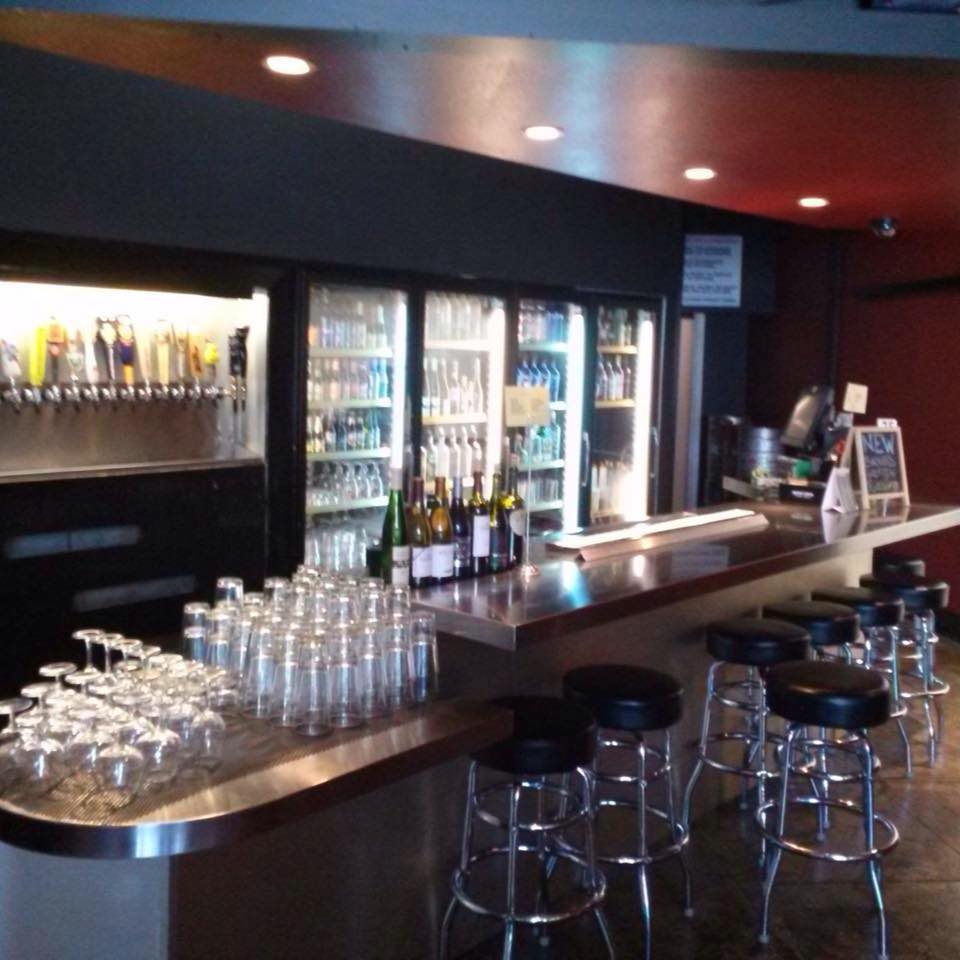 tuneriescb's tweet photo. El Segundo Tap Takeover at Eagle Rock Lounge - hoppedla #craftbeer #usa  https://t.co/bL3G9ZCzJ3 https://t.co/bzajMJ4430