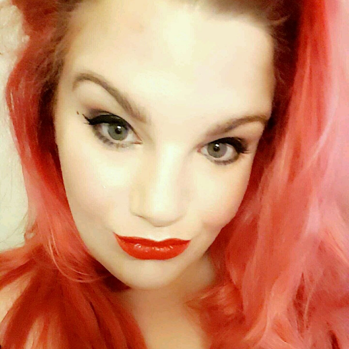 BumblebeeDannie's tweet photo. #NewProfilePic https://t.co/EHavKabxd9