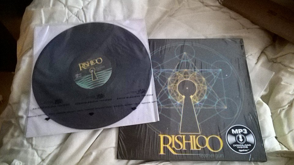 TravellerMetal's tweet image. Cadeau de moi à moi!! ❤ 🤘 #Rishloo #Vinyl #Collection #JaiCraqueMaisJassume