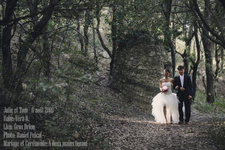 a2mainstenant's tweet photo. Quand la mariée arrive... #mariage #wedding #cérémonielaïque #provence #A2MT #julieettom photo de @DanielPelcat https://t.co/Ty1XpYCUdC https://t.co/5QvzIwx82x